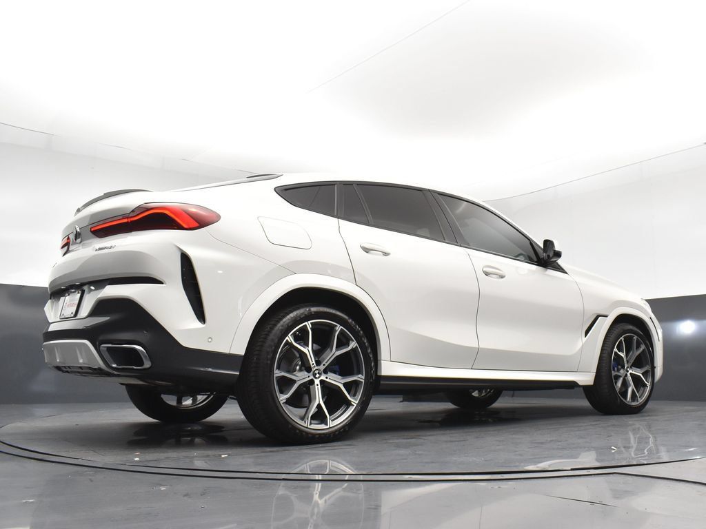 Used 2022 BMW X6 xDrive40i w/ Executive Package AWD/4WD image 22