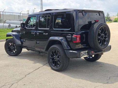 Certified 2025 Jeep Wrangler Unlimited Sahara w/ Safety Group AWD/4WD image 13