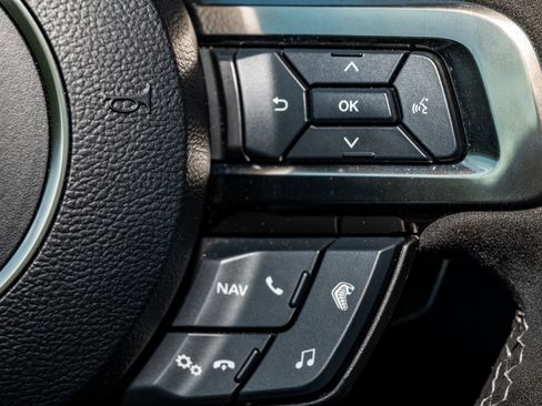 Used 2022 Ford Mustang Shelby GT500 w/ Technology Package image 27