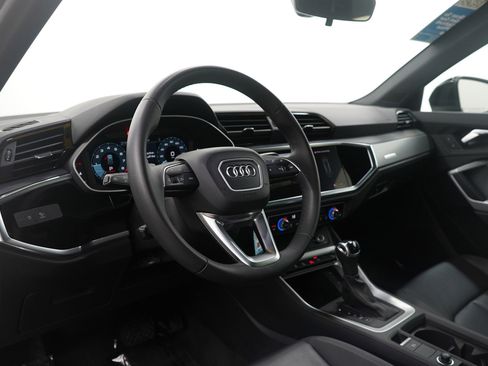 Used 2025 Audi Q3 2.0T Premium image 16