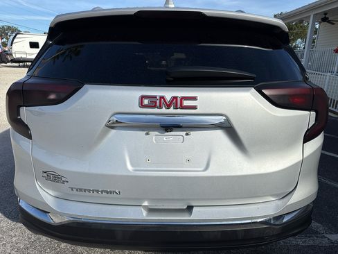 Used 2019 GMC Terrain SLT image 4