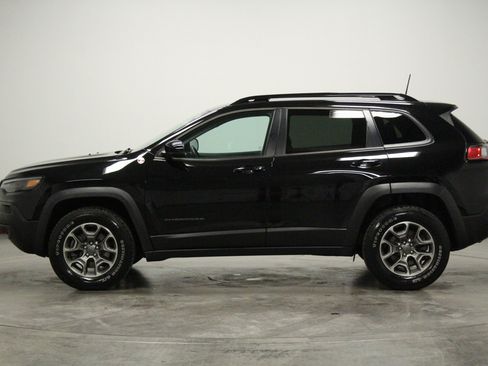 Used 2022 Jeep Cherokee Trailhawk w/ Premium Leather Package AWD/4WD image 5