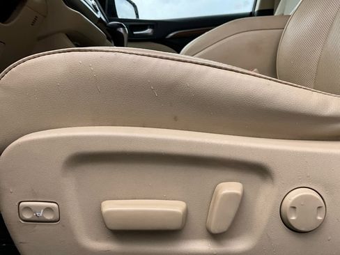 Used 2019 Toyota Highlander Limited Platinum image 25