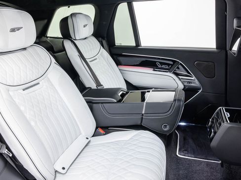 Used 2025 Land Rover Range Rover Long Wheelbase Autobiography AWD/4WD image 12