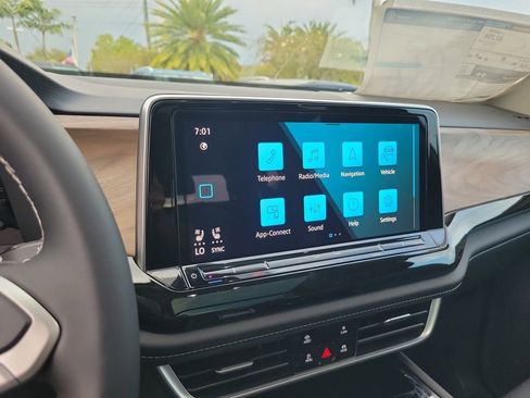 New 2026 Volkswagen Atlas SE image 8