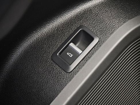 Certified 2023 Audi Q5 2.0T Premium Plus image 37