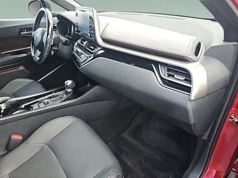 Used 2019 Toyota C-HR Limited image 31