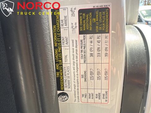 Used 2017 Mercedes-Benz Metris w/ Driver Efficiency Package image 24