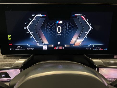 Certified 2024 BMW 760i xDrive w/ Premium Package 2 image 20