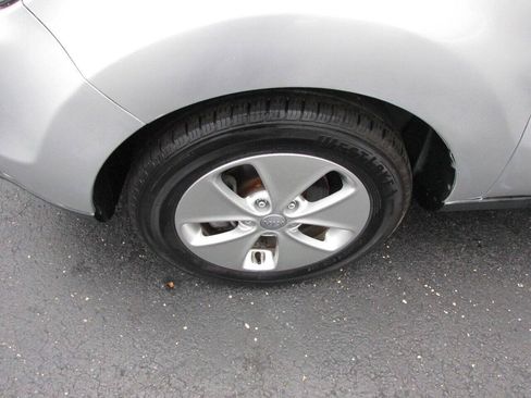 Used 2015 Kia Soul FWD image 32