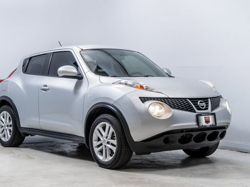 Used 2014 Nissan Juke S image 9