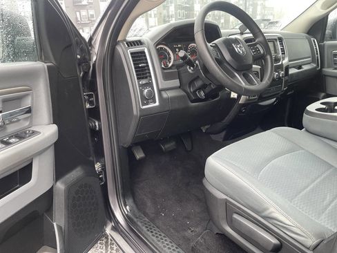 Used 2017 RAM 1500 Classic SLT image 9