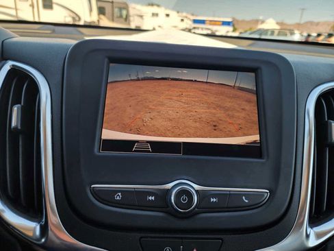 Used 2022 Chevrolet Equinox LT FWD image 23