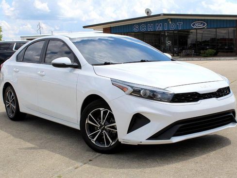 Used 2022 Kia Forte LXS w/ LXS Technology Package image 2