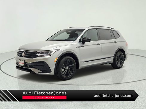 Used 2023 Volkswagen Tiguan SE R-Line FWD image 1