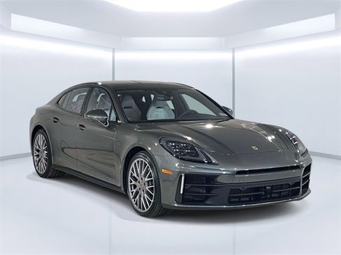 New 2025 Porsche Panamera 4 image 9