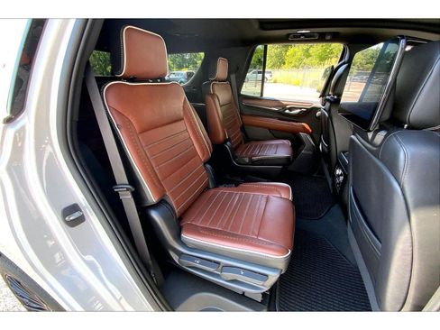 Used 2023 GMC Yukon Denali Ultimate AWD/4WD image 25