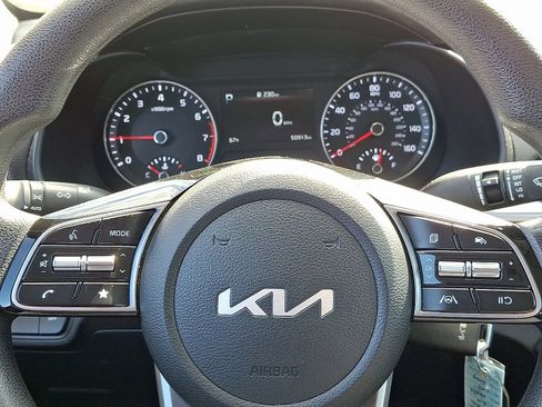 Used 2022 Kia Forte LXS image 18