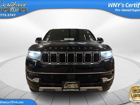Used 2024 Jeep Wagoneer L Series II w/ Flexible Seating Group AWD/4WD image 2
