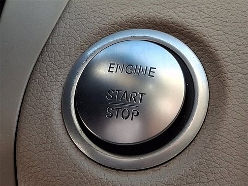 Used 2018 Mercedes-Benz C 300 4MATIC Sedan image 27