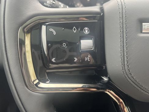 New 2025 Land Rover Range Rover Velar Dynamic SE image 21