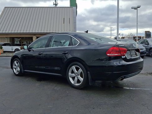 Used 2015 Volkswagen Passat 1.8T SE image 4