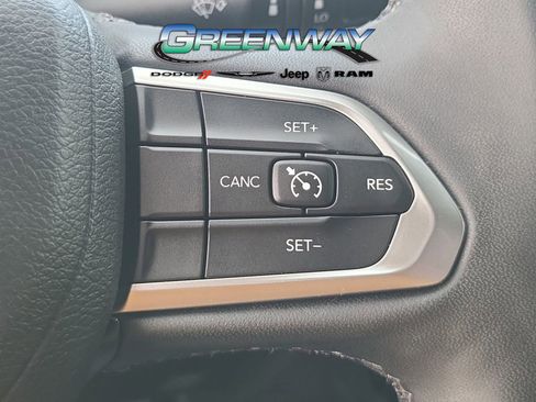 Used 2023 Jeep Compass Latitude image 25