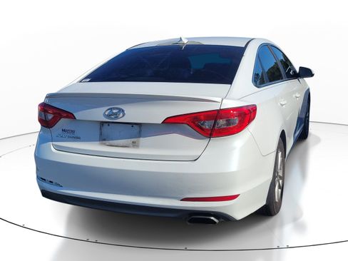 Used 2016 Hyundai Sonata SE FWD image 8
