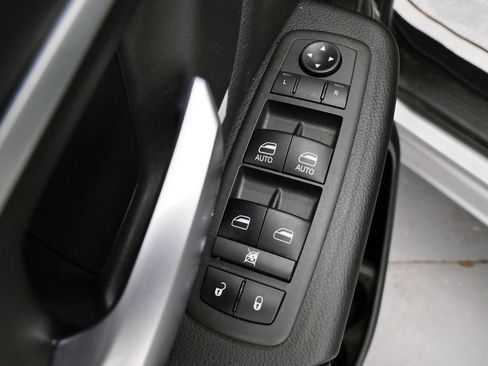 Used 2022 RAM 1500 Big Horn AWD/4WD image 14