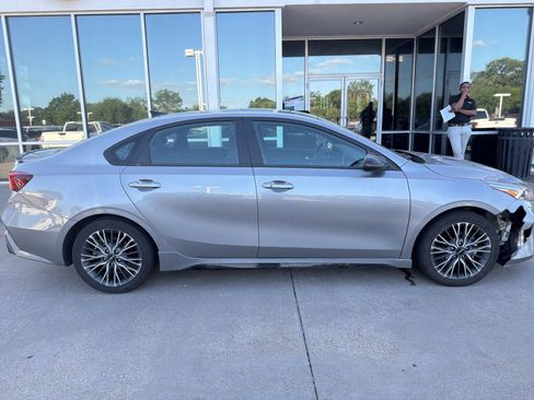 Used 2023 Kia Forte GT-Line w/ GT-Line Premium Package FWD image 3