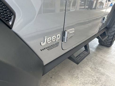 Used 2018 Jeep Wrangler Unlimited Sport S AWD/4WD image 12