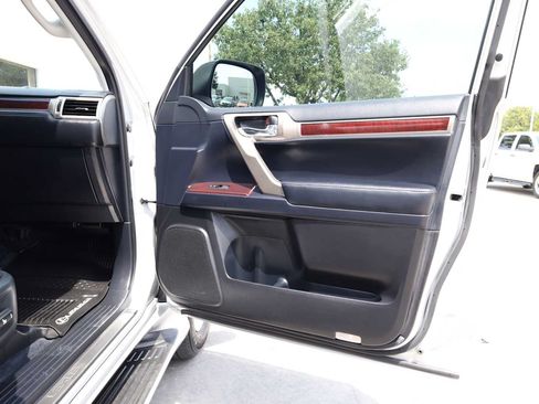 Used 2018 Lexus GX 460 Premium w/ Premium Package AWD/4WD image 47