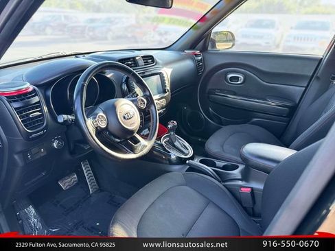 Used 2015 Kia Soul + FWD image 13