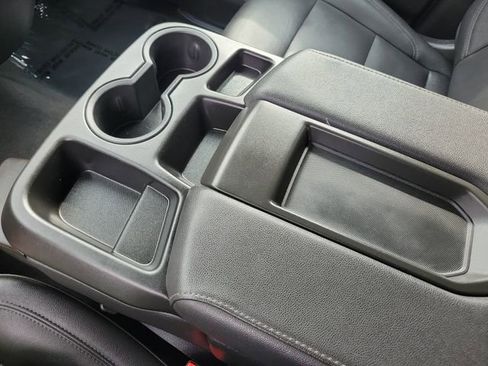 Used 2025 GMC Sierra 1500 SLT image 16