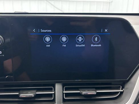 Used 2025 Chevrolet Trax LS w/ LS Convenience Package FWD image 42