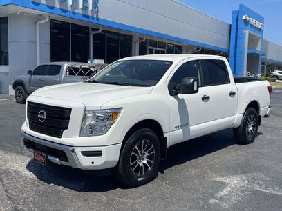 Used 2024 Nissan Titan SV w/ SV Convenience Package