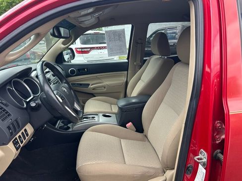 Used 2012 Toyota Tacoma 4x4 Double Cab w/ SR5 Pkg image 9