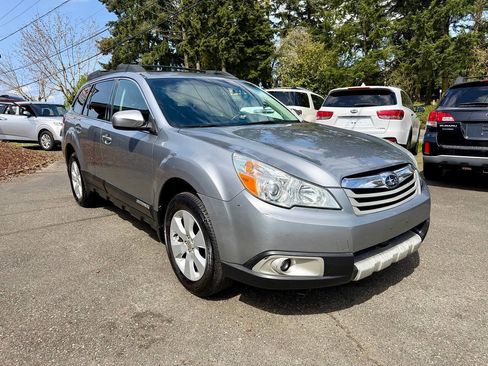 Used 2011 Subaru Outback 2.5i Premium AWD/4WD image 8