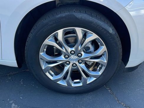 Used 2021 Buick Enclave Avenir w/ Avenir Technology Package FWD image 9