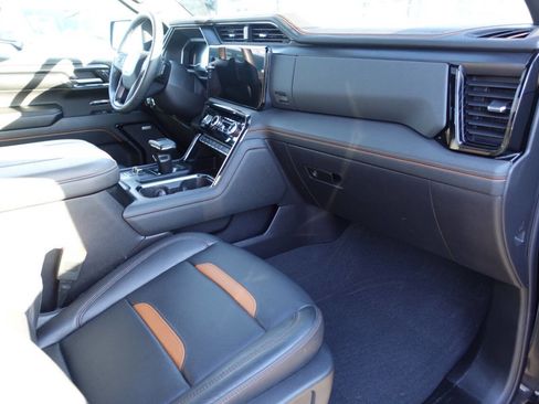 Used 2024 GMC Sierra 1500 AT4 image 43