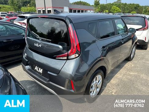 Used 2025 Kia Soul LX w/ LX Technology Package FWD image 6