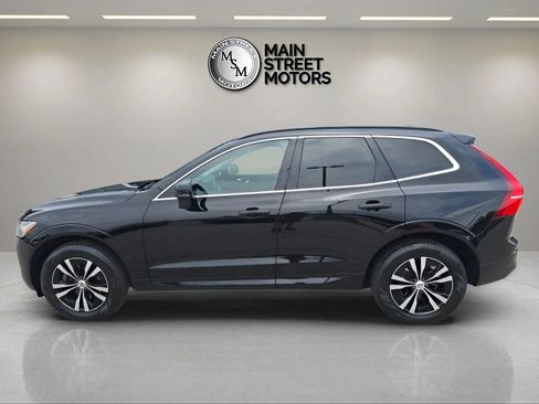Used 2023 Volvo XC60 B5 Core AWD/4WD image 2