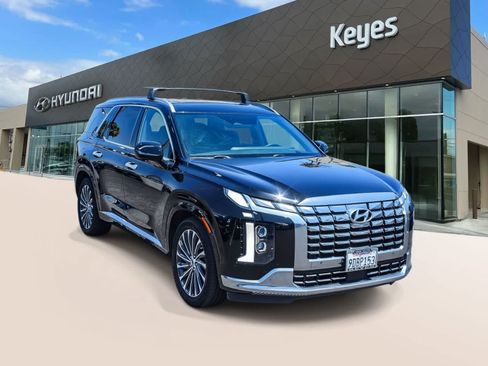 Used 2023 Hyundai Palisade Calligraphy FWD image 3