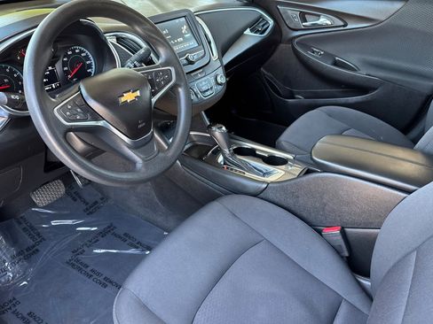Used 2018 Chevrolet Malibu LT image 9