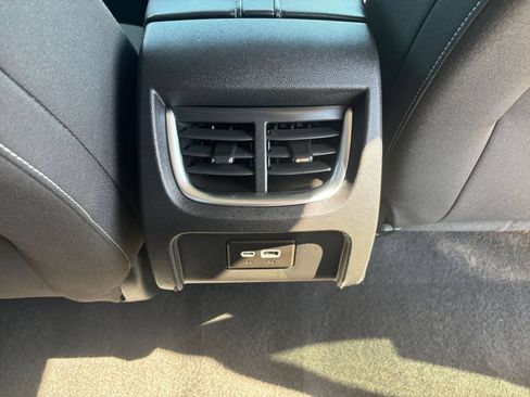 Used 2025 Chevrolet Blazer LT FWD image 23