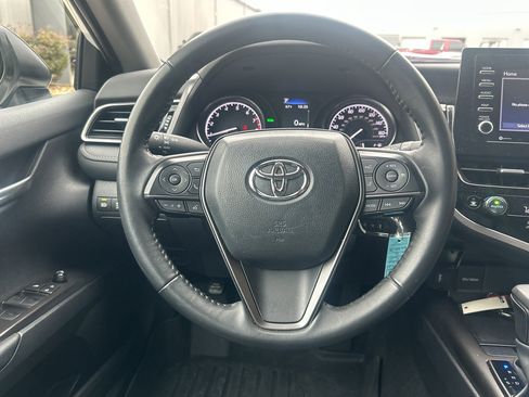 Used 2024 Toyota Camry SE image 14
