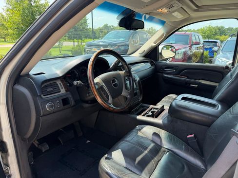 Used 2009 GMC Yukon Denali RWD image 10