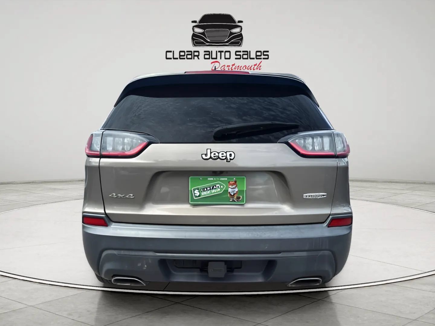 Used 2019 Jeep Cherokee Latitude Plus w/ Cold Weather Group AWD/4WD image 5