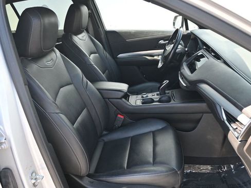 Used 2022 Cadillac XT4 Premium Luxury w/ Safety Alert Package image 16