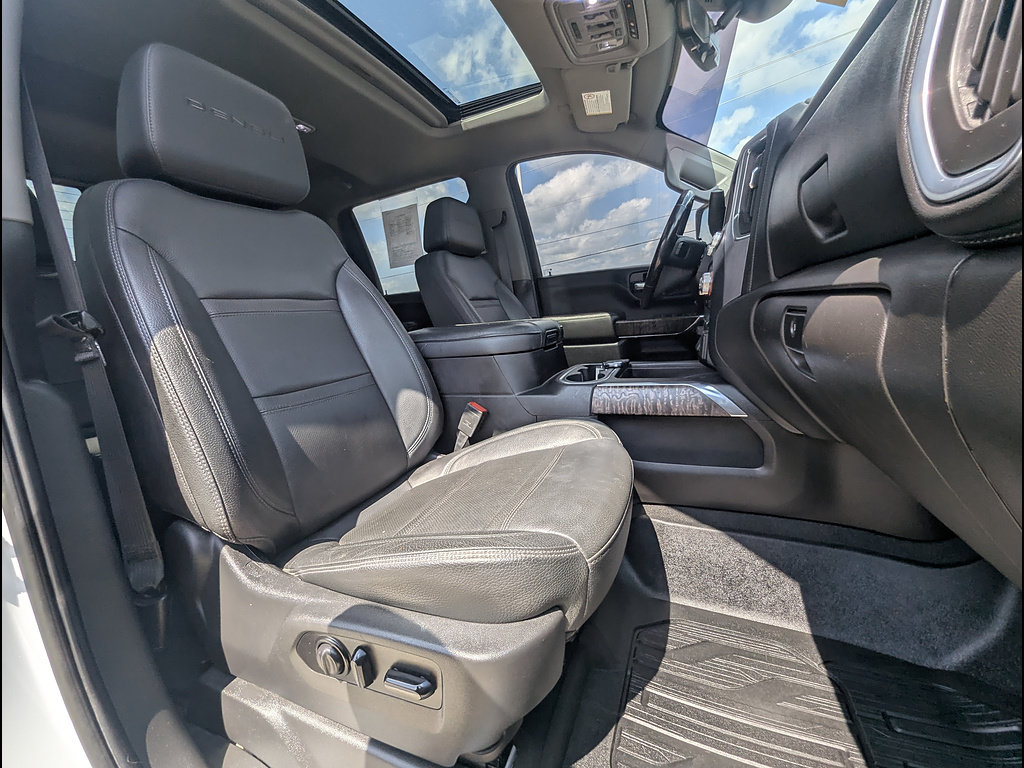 Used 2021 GMC Sierra 3500 Denali w/ Denali Ultimate Package AWD/4WD image 22